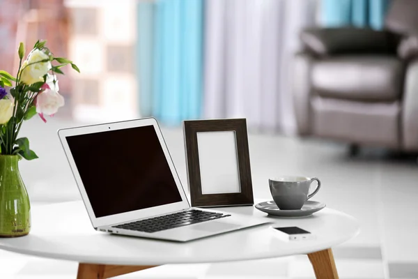 Cómodo lugar de trabajo en casa — Foto de Stock