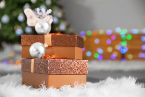 Christmas tree and presents — Stock Photo, Image