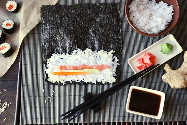 Proceso de elaboración de sushi —  Fotos de Stock