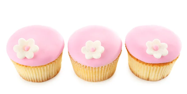 Sabrosos cupcakes, aislados en blanco —  Fotos de Stock