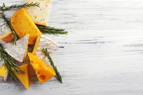 新鲜的奶酪的组成 — 图库照片