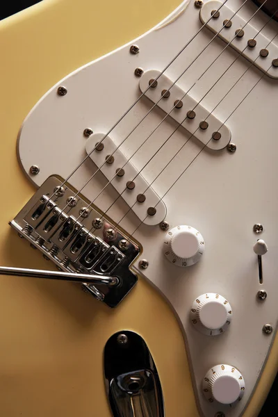 View on white electric guitar's body, close-up — Stock Photo, Image