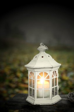 Fener Bank üzerinde mum ile