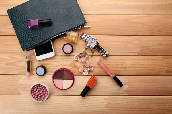 Bolsa de maquillaje con cosméticos — Foto de Stock