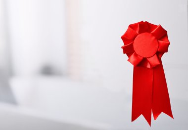 Açık renkli şeritte Ödülü