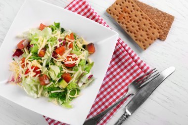 lezzetli somon salata