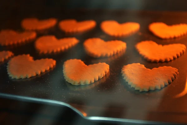 Biscotti a forma di cuore crudi — Foto Stock