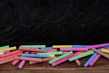 Arka plan üzerinde birçok tebeşirler