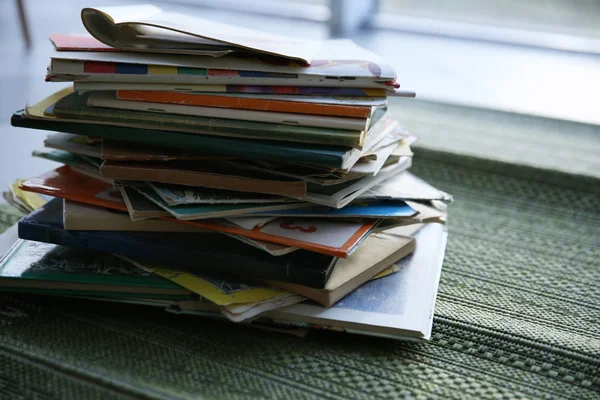 Stapel alter Bücher — Stockfoto