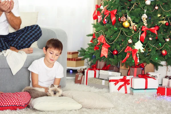 Familieportret Van Het Kerstmis Huis Vakantie Woonkamer Kerstochtend — Stockfoto