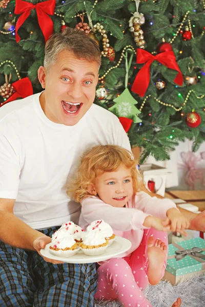 Padre e figlia a Natale — Foto Stock
