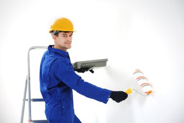 Alt daire duvar arka planda yenileme