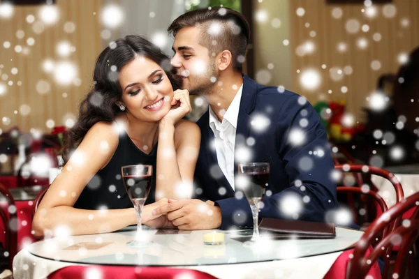 Coppia flirtare al ristorante — Foto Stock