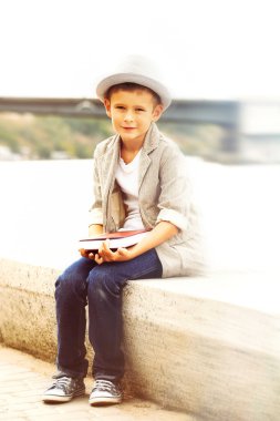 Riverside'da küçük çocuk