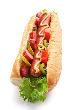 Taze sosis beyaz izole