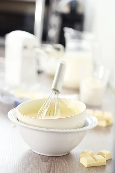 Cooking buttery cream on kitchen — Stock Photo, Image