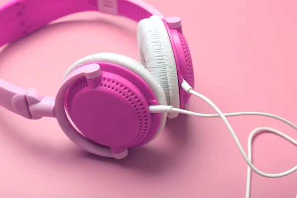 Auriculares modernos en rosa — Foto de Stock