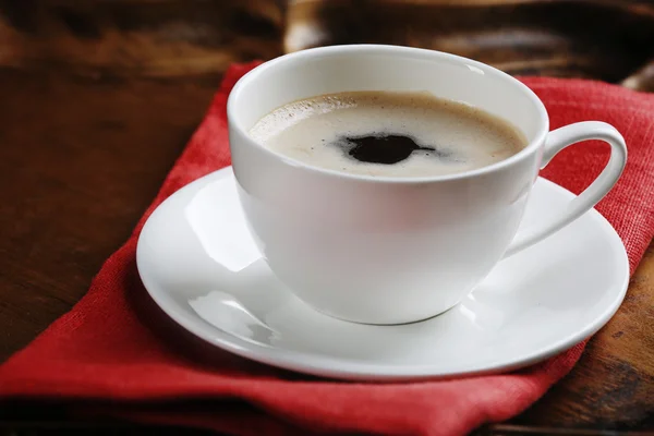 Kopje koffie op tabel close-up — Stockfoto