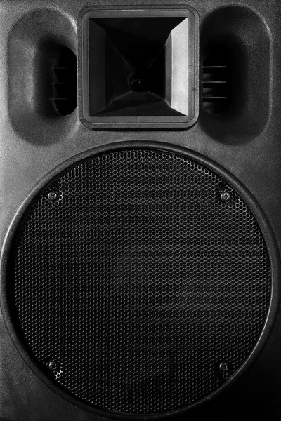 Stora högtalare på svart bakgrund — Stockfoto