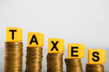 Alfabe vergi ve altın sikke