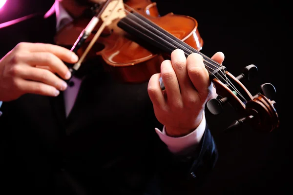 De violist prestaties close-up — Stockfoto