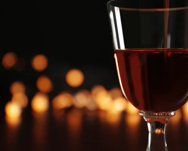 Copo de vinho com bokeh — Fotografia de Stock