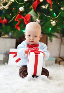 Komik bebek hediye kutusu ile 