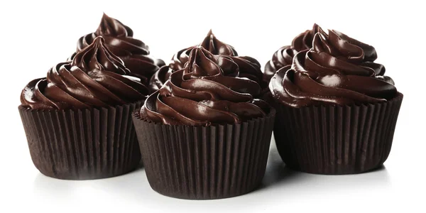 Cupcakes au chocolat isolés sur blanc — Photo