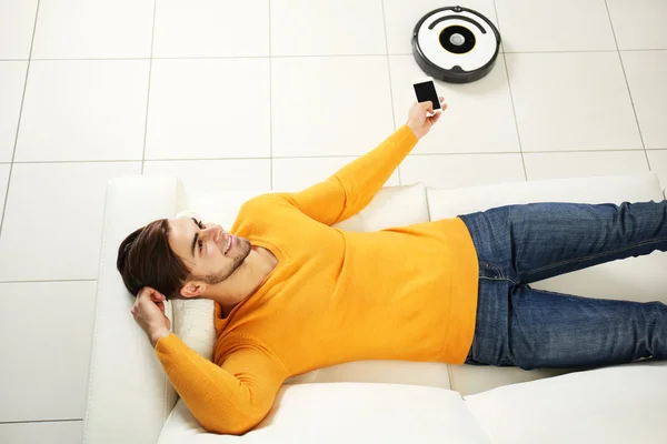 Automatic robotic hoover clean — Stock Photo, Image