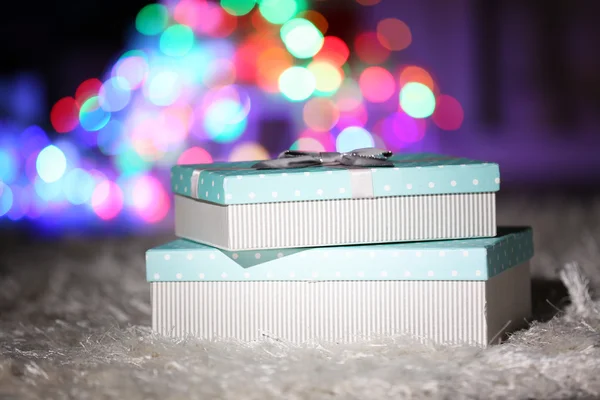 Stapel kerstdozen met cadeautjes — Stockfoto