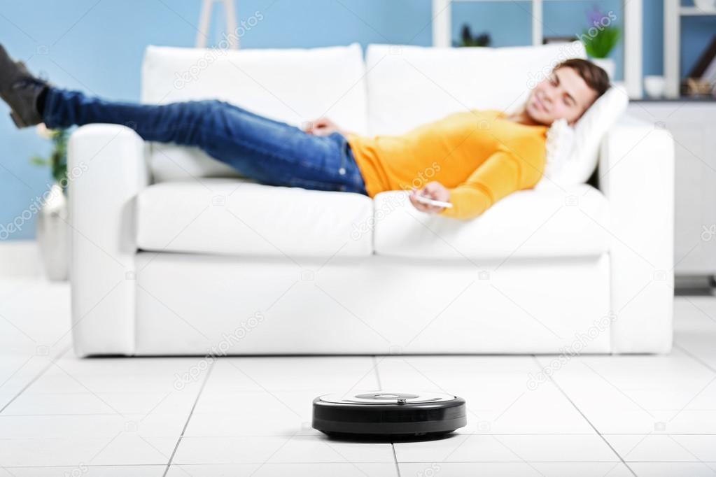 automatic robotic hoover clean 