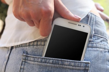 Beyaz akıllı cep telefonu