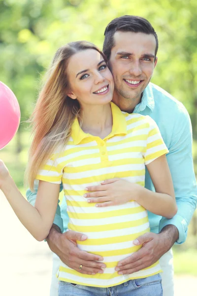 Young pregnant woman with husband — Stock Photo, Image