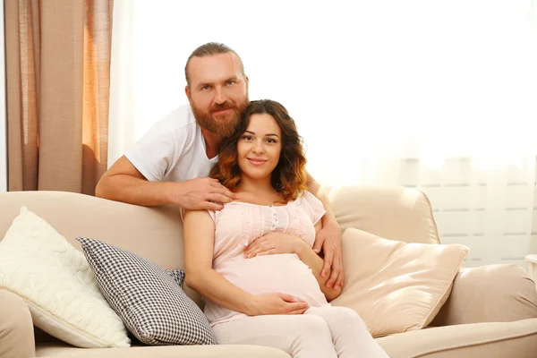 Husband takes care about his pregnant woman — Stock Photo, Image