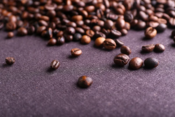 Жареный кофе, крупным планом — стоковое фото