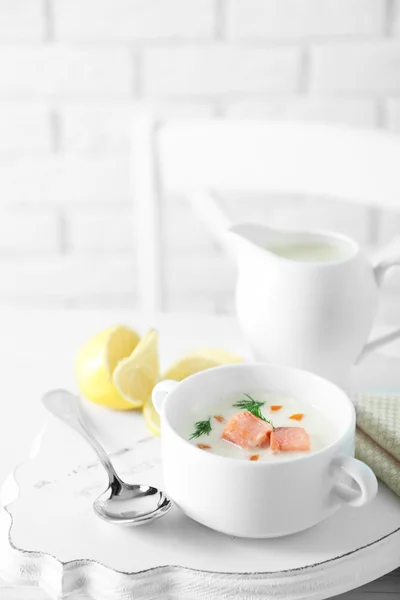 Delicious salmon cream soup — Stock Photo, Image