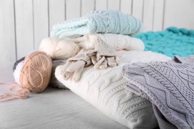 Örme yün şal ve giyim 