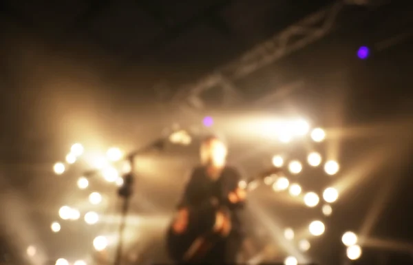 Guitarrista toca en concierto de rock — Foto de Stock