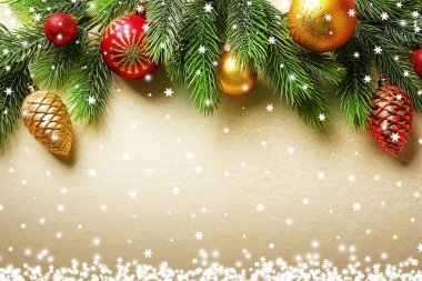 Oyuncaklar ile Noel köknar ağacı dalları 