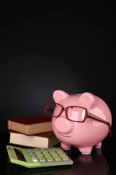 Sparschwein in Brille — Stockfoto