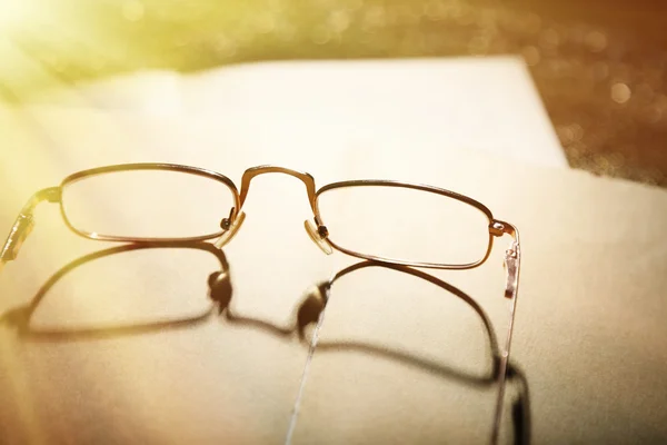 Brille im Sonnenlicht — Stockfoto