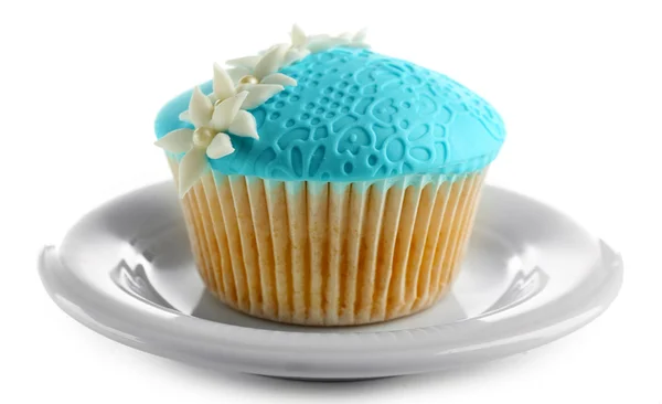 蓝色的纸杯蛋糕上白色孤立 — 图库照片