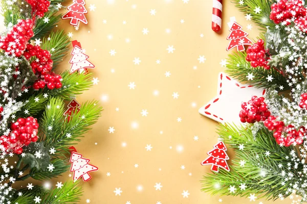 크리스마스 전나무 나무 장난감으로 분기 — 스톡 사진