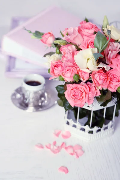 美しいバラの花瓶 — ストック写真