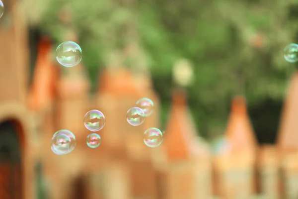 Bolle di sapone all'aperto — Foto Stock