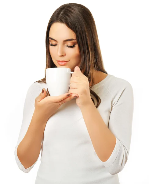 Portrait de jolie femme avec tasse de café isolé sur fond blanc — Photo