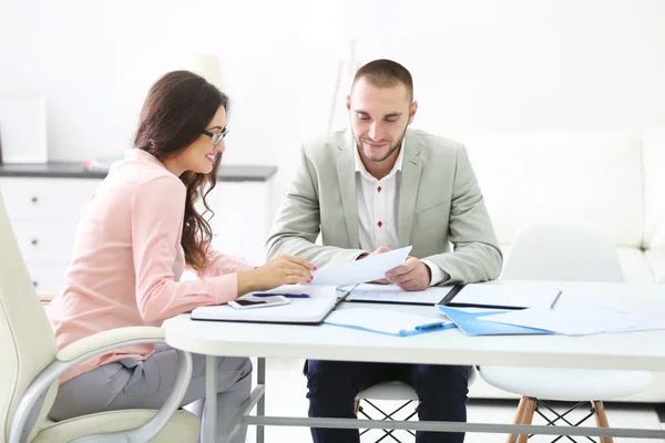 Two estate agents — Stock Photo, Image