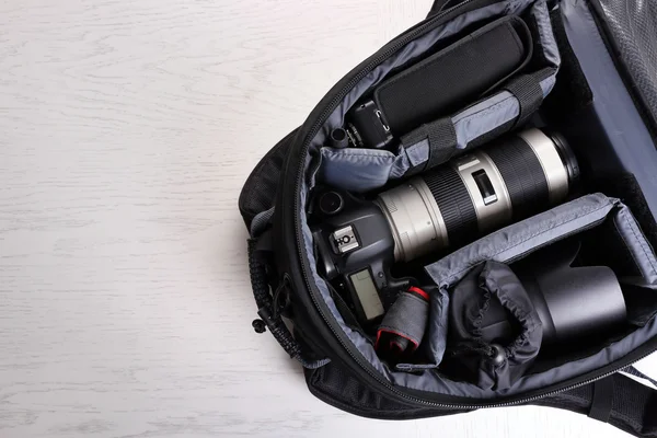 Ausrüstung für Fotografen am Boden — Stockfoto
