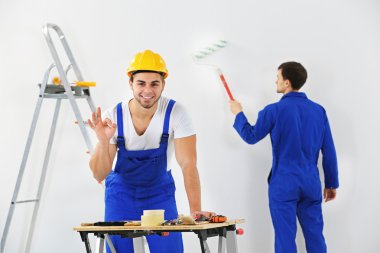 Daire yenileyerek işçi