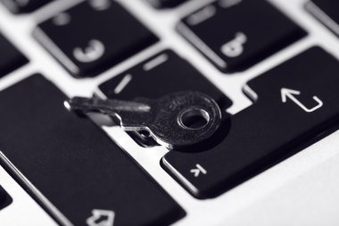 bilgisayar klavye tuşu